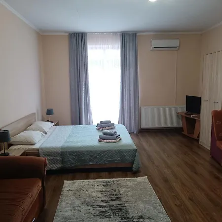 Domovik Parkaniya, 2a * Мукачево