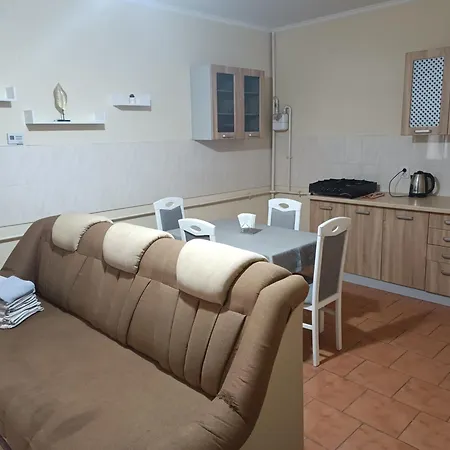 Domovik Parkaniya, 2a Lejlighed Mukatjevo