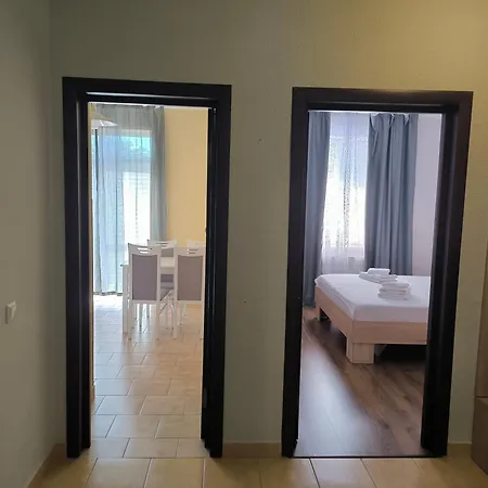 Апартаменты Domovik Parkaniya, 2a