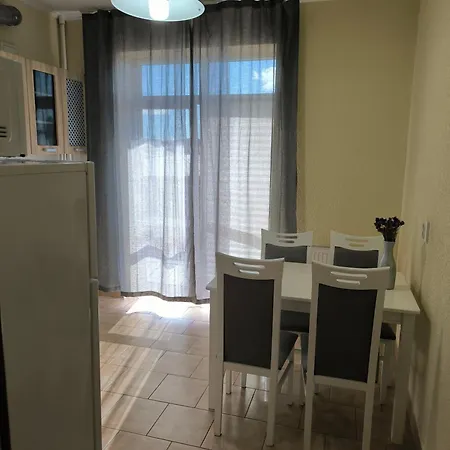 Domovik Parkaniya, 2a Апартаменты *