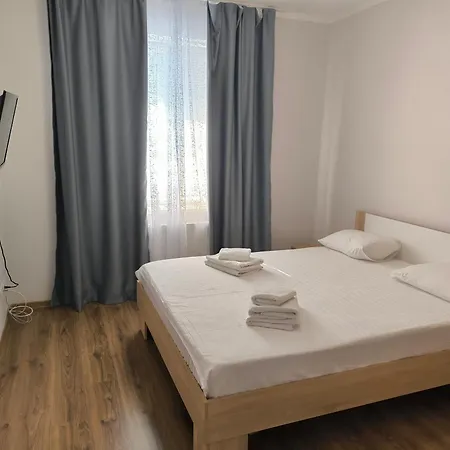 Domovik Parkaniya, 2a Апартаменты *