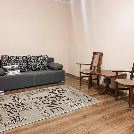 Domovik Parkaniya, 2a Мукачево