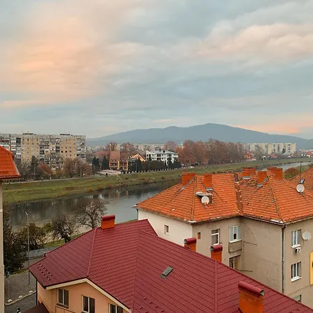 Domovik Parkaniya, 2a * Мукачево