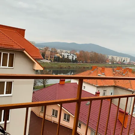 Domovik Parkaniya, 2a Апартаменты *