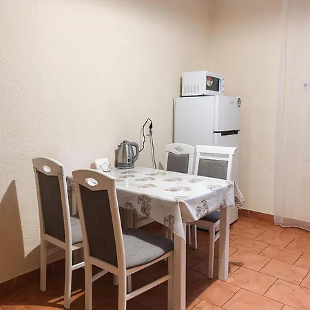 Domovik Parkaniya, 2a *