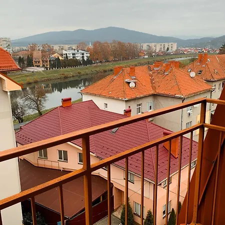 Domovik Parkaniya, 2a Апартаменты *