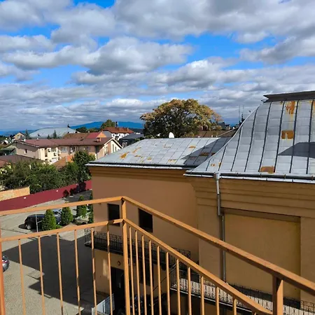 アパート Domovik Parkaniya, 2a ムカチェヴォ