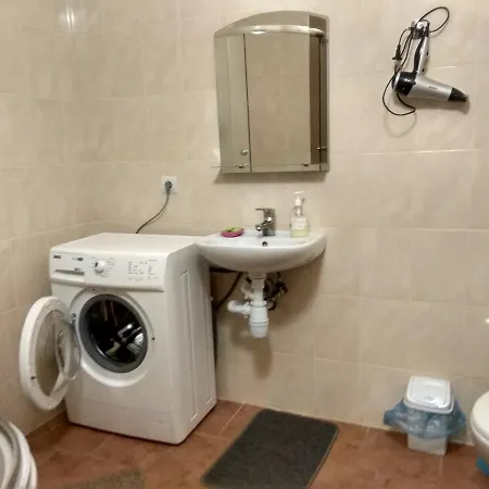 Domovik Parkaniya, 2a