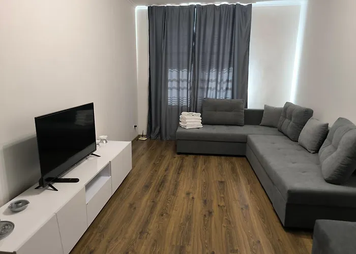 Domovik Parkaniya, 2a Mukaçeve