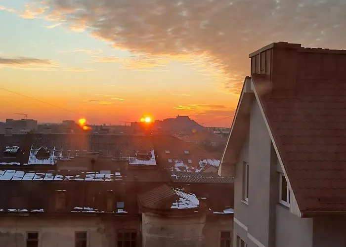 Domovik Parkaniya, 2a Mukaçeve
